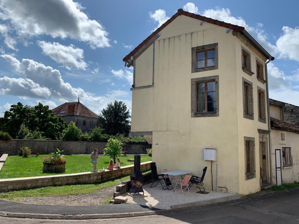 Petit Chateau Melay Melay  Ngoại thất bức ảnh